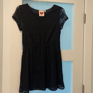 LBD Lace!! 🔥 👠